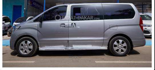 Hyundai Starex 2019 – 12 Places Très Confortable image 2