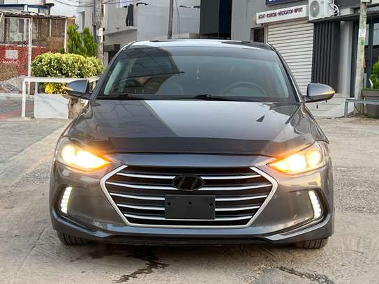 Hyundai Elantra Limited image 8