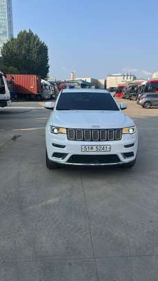 Jeep grand Sheroke summit image 11