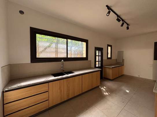Villa contemporaine avec piscine image 4