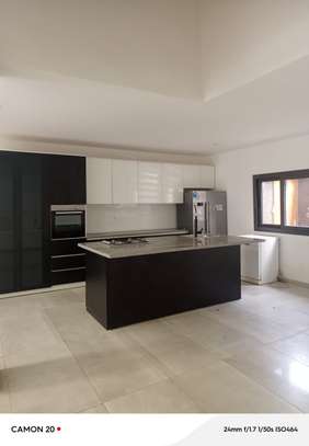 Somptueuse villa derrière Exclusive image 9