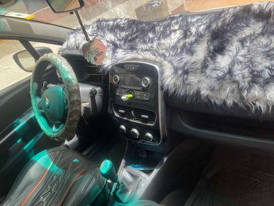 A vendre Renault clio 4 année 2018 image 5