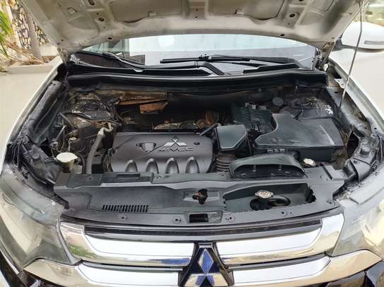 Mitsubishi Outlander 2016 image 8