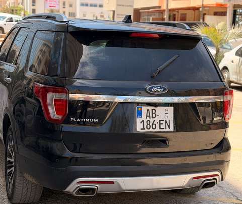 Ford Explorer Platinium 2017 image 9