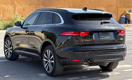 Jaguar fpace 2018 image 6
