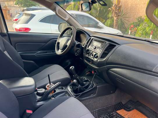 Mitsubishi L200 double cabine 2020 image 6