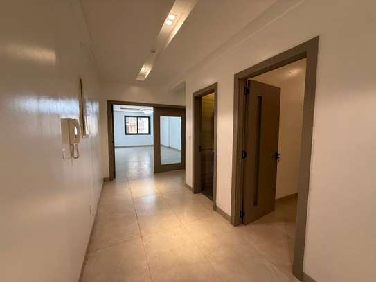 A LOUER - APPARTEMENT DE TYPE F4 - POINT-E image 3