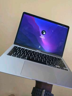 Mac Air 2020 image 2