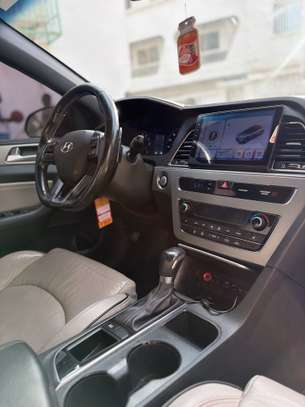Hunday Sonata limite image 10
