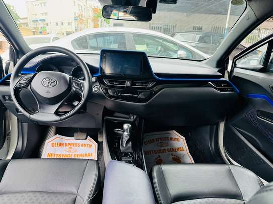 TOYOTA RAV4 2018 image 2