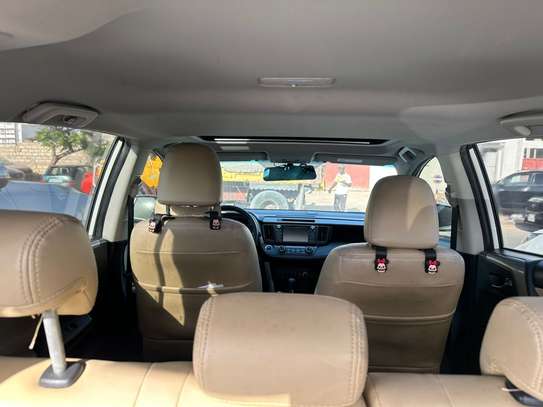 Toyota RAV4 image 9