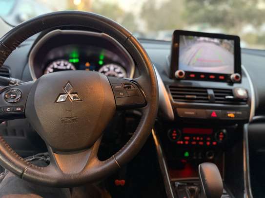 MITSHUBISHI ECLIPSE CROSS image 2