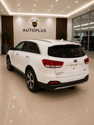 Kia Sorento 2017-18 full options image 8