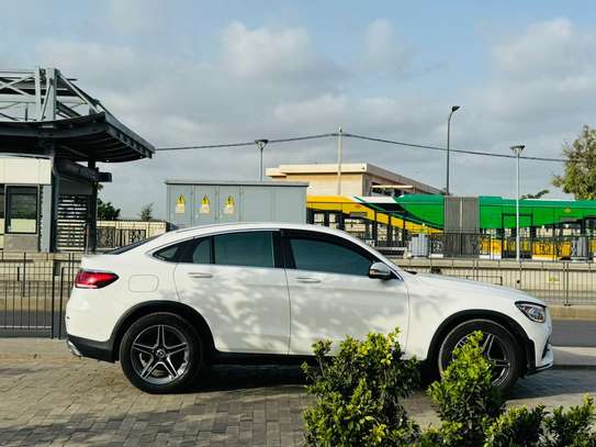 MERCEDES GLC 300 2020 image 10