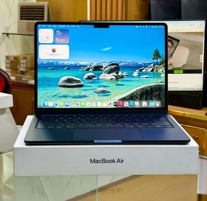 MacBook Air M4 Année 2025– 13” | Midnight image 2