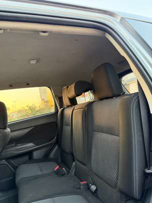 Mitsubishi outlander image 7