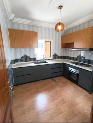 Sacré cœur grand appartement F4 à louer image 5