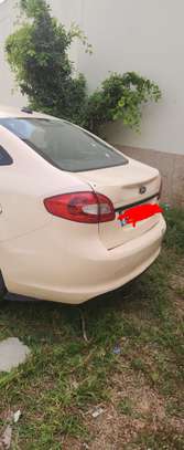 Ford Fiesta Berline 2010 – Essence – Boîte automatique image 3