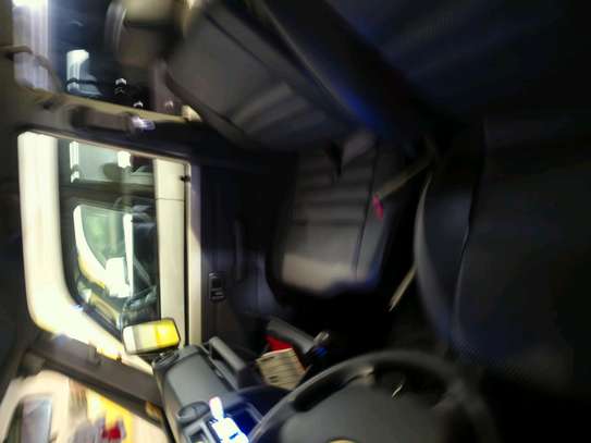 Land cruiser 76 image 8