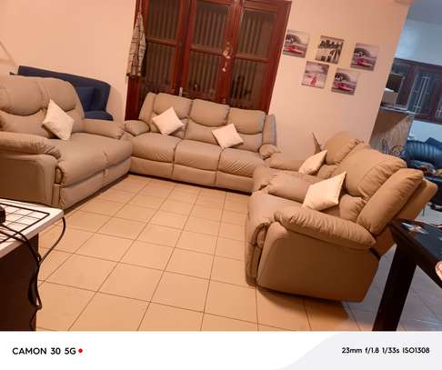 Salon 7 places en cuir anglais image 3