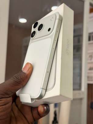 Iphone 17Pro max 256gb Sim physique silver image 3