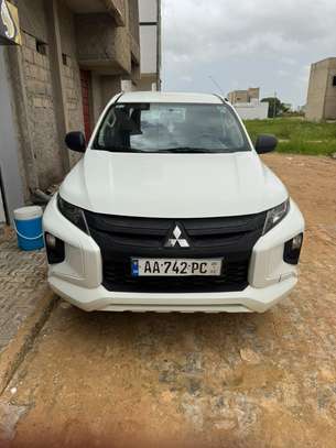 Pickup L200 état neuf image 2