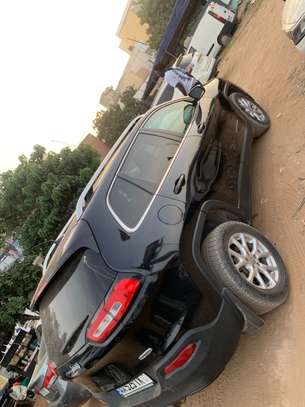 Jeep Cherokee image 5