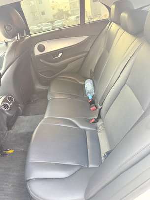 Mercedes class E 200 image 8