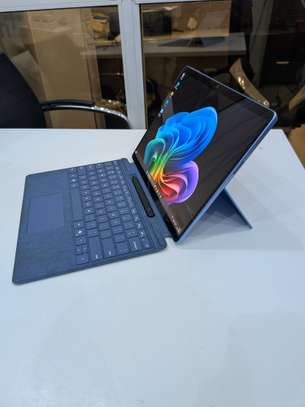 Surface pro 10 Snapdragon 16 512 graphique  128 MB image 3