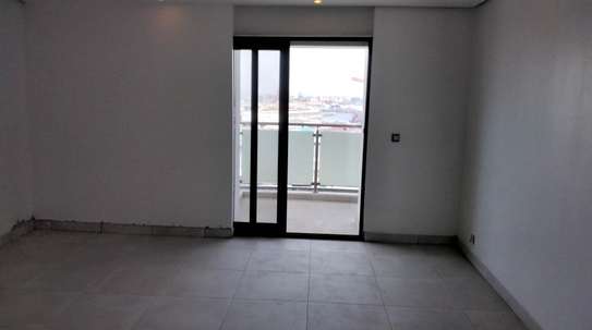 Appartement a louer en ville ( Av Djily Mbaye) vue sur mer image 7