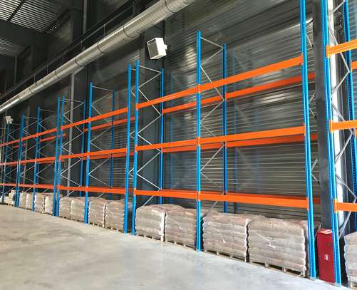 LIQUIDATION DE RAYONNAGES INDUSTRIELS PORTE PALETTES image 2