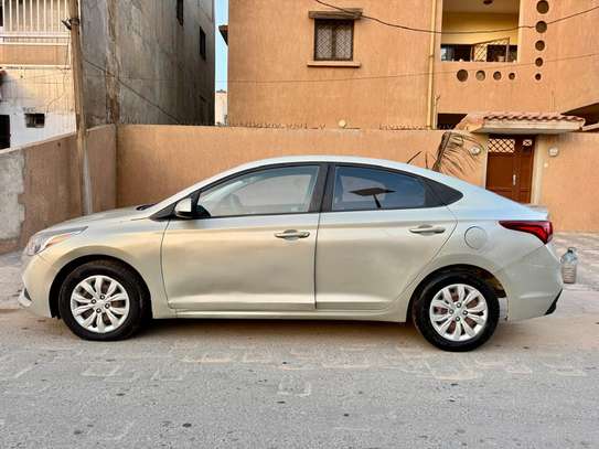 HYUNDAI accent  Année *2018* image 2
