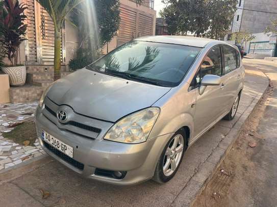 Toyota verso image 2