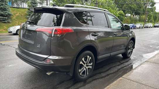 Toyota rav 4 image 3