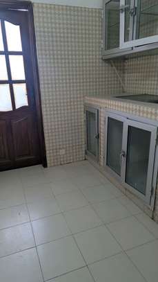 À louer, appartement, 2e étage image 2