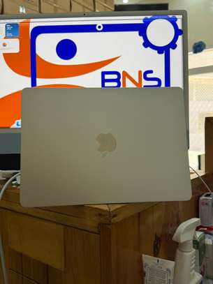 MacBook Air 13-inch, M5 Apple M5 image 3