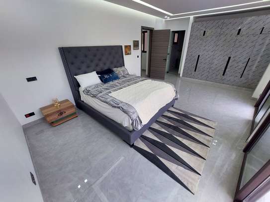 À vendre à Mermoz – Superbe F4 d’angle de 230 m² image 13