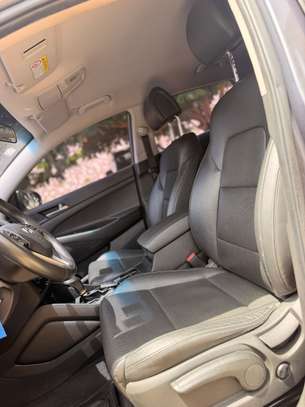 HYUNDAI TUCSON 2018 image 11