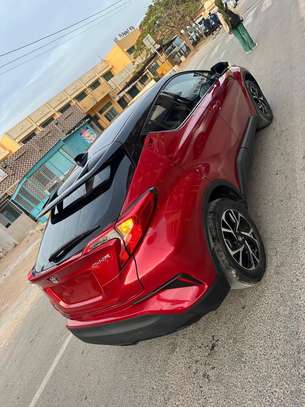 Toyota C-HR image 2