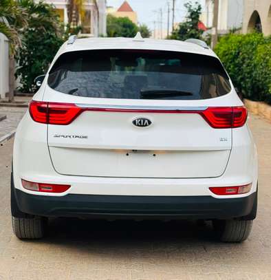 KIA SPORTAGE Année : 2018 image 7