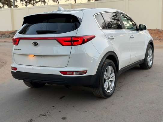 KIA SPORTAGE image 5