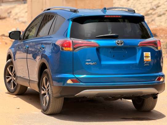 TOYOTA RAV4 XLE AWD  2017 image 4