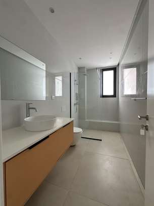 Appartement F5 à louer Almadie route de King watts image 9