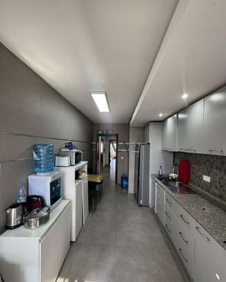 Appartement F4 de 197 m² à vendre au Point E image 9