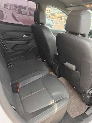 Renault Duster 4x4 Blanc SUV ANNEE 2019 image 9