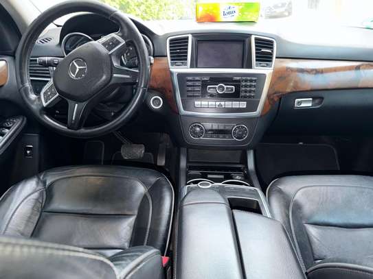 MERCEDES BENZ 2012 image 2
