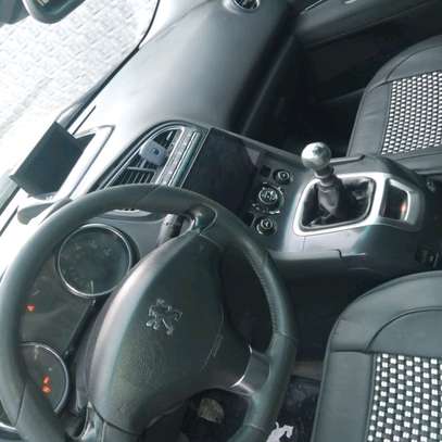 Peugeot 5008 image 2