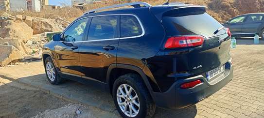 Jeep Cherokee image 9