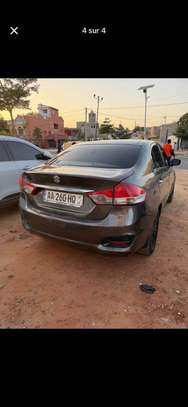 Suzuki Ciaz Gris métallisé économique et fiable image 2