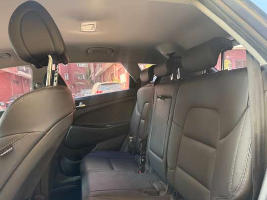 Hyundai tucson image 8